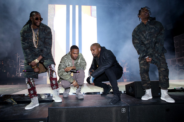 Kanye West Ft. Quavo, Desiigner, Big Sean, 2 Chainz, Travi$ Scott, Yo Gotti & Gucci Mane – Round & Round (Champions)